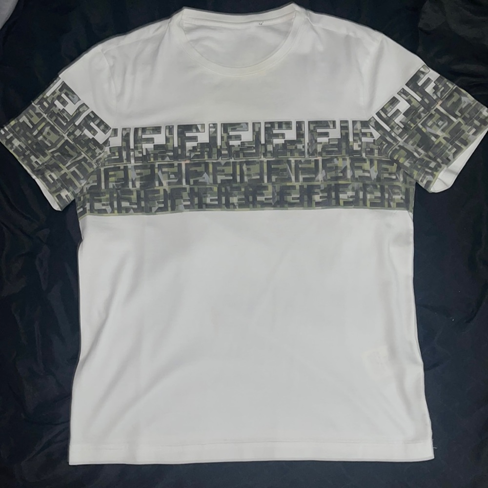 Fendi T shirt Mens medium